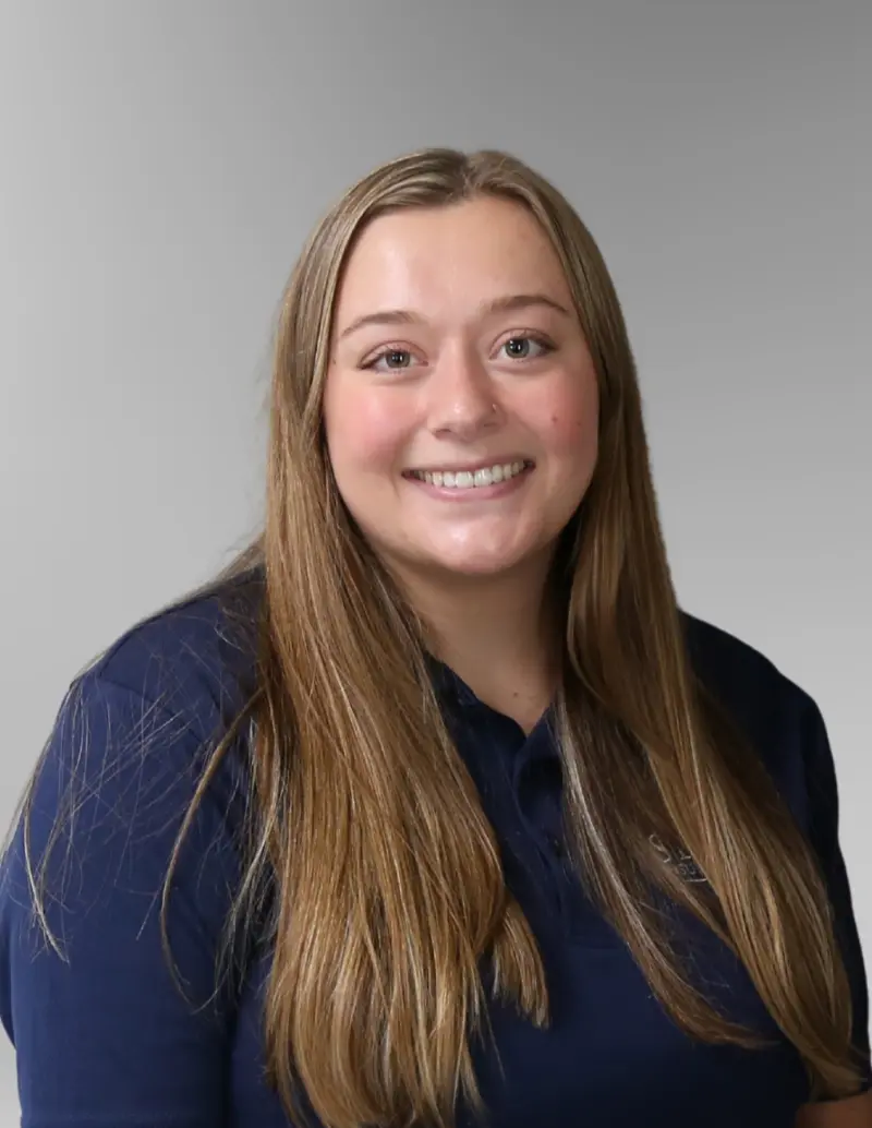 Ariana Otten Headshot-square-800x1034